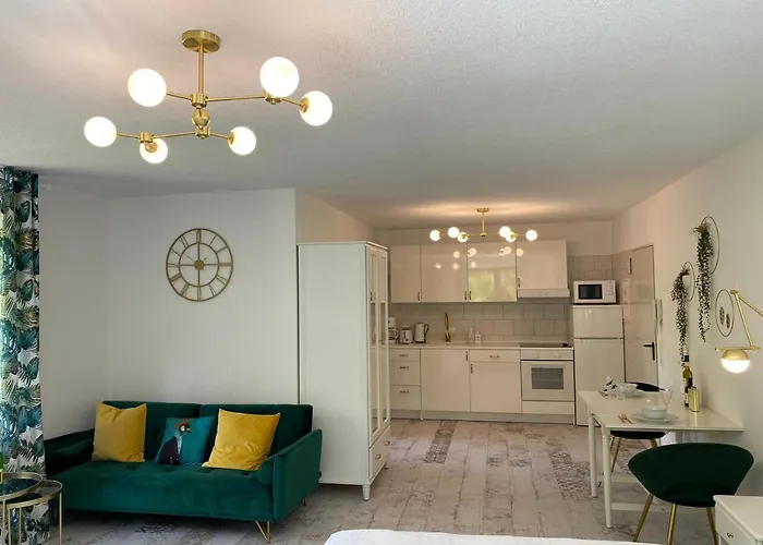 Park Cafe Am Kurpark 베른카슈텔쿠에스